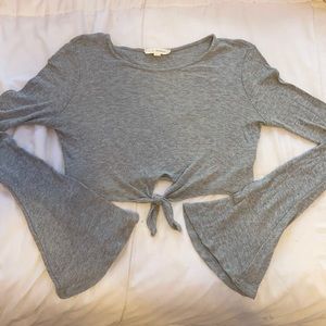 GRAY BELL SLEEVE CROP TOP